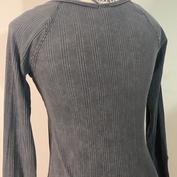 We the Free Women's gray ribbed stretchy fitted Long Sleeve Top Size: M NWOT - Picture 7 of 11